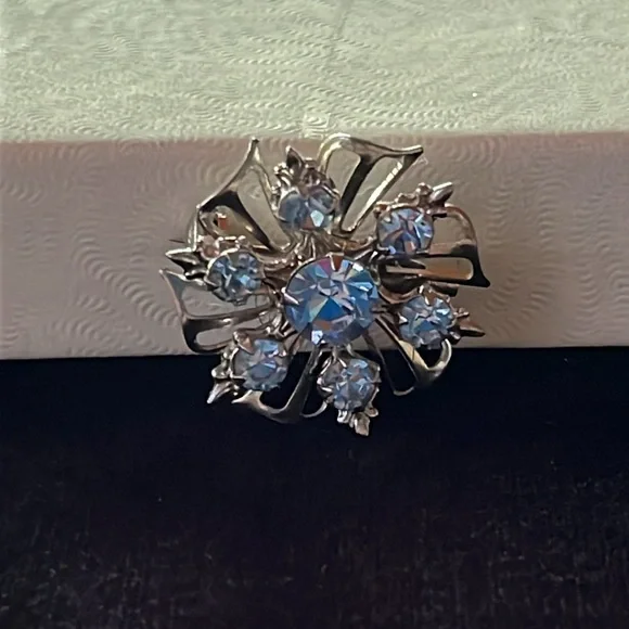 Vintages Earrings and matching brooch - Picture 2 of 8